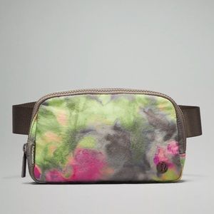Lululemon Athletica belt bag